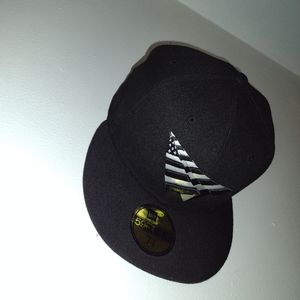 Black and white paper planes hat